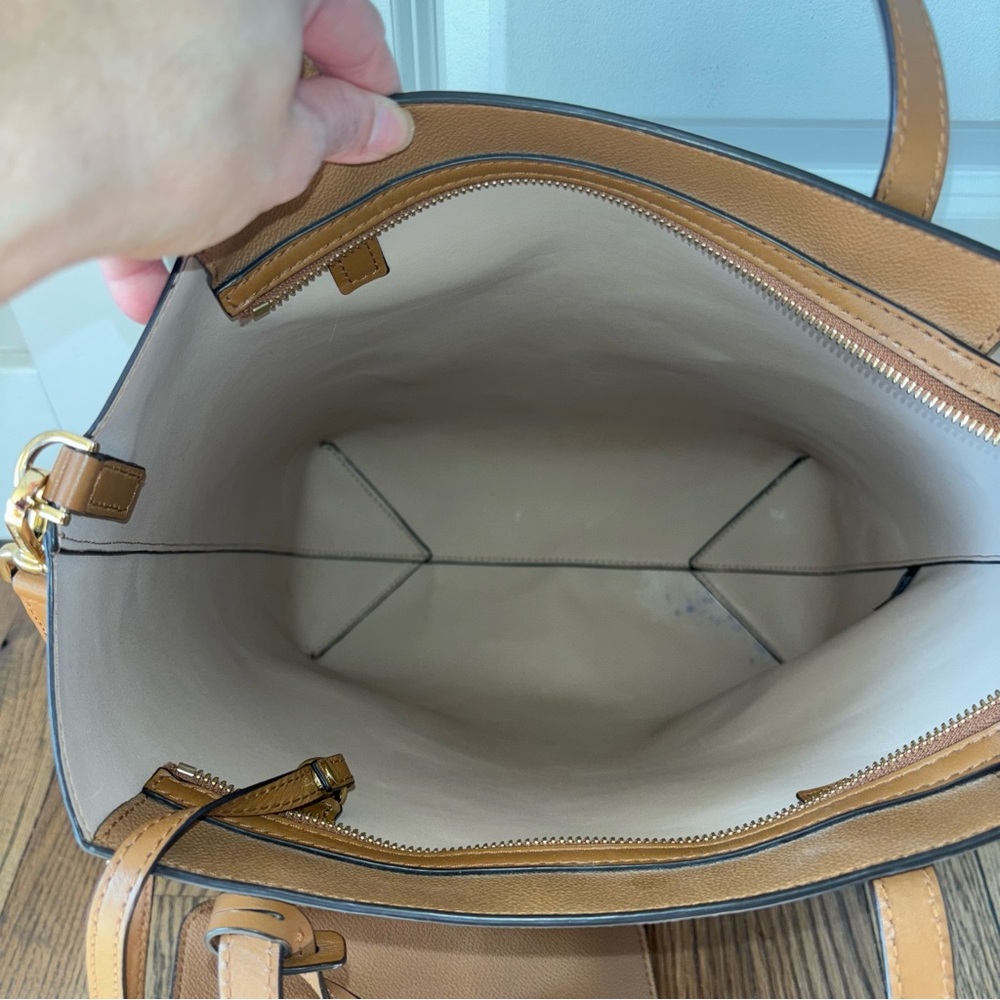 Michael Kors Women’s Hayley Acorn/Oyster Bag - Picture 9 of 15